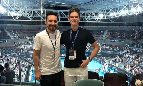 Khởi nghiệp vào năm 12 tuổi với 370 USD, sau 5 năm vị CEO trẻ tuổi thu về gần 3000 USD mỗi ngày, quản lý 5 trang thương mại điện tử của riêng mình