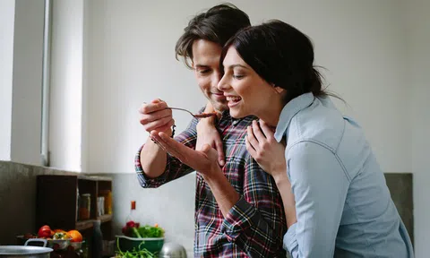 Mẹ dặn con gái: Đàn ông bản lĩnh không phải kiếm tiền tỷ/năm mà là người dám làm việc tưởng đơn giản này!