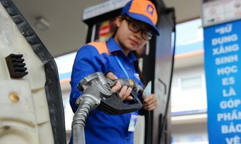 Bộ Công Thương muốn đóng dấu mật thông tin giá điện, xăng dầu
