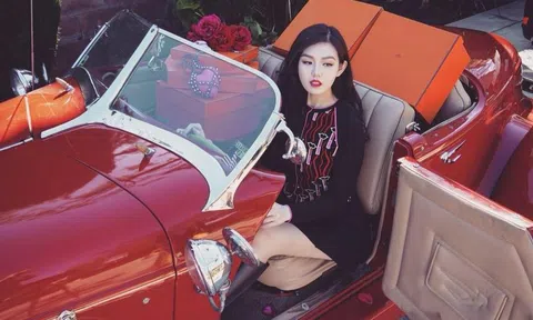 Bà mẹ trẻ sở hữu dàn siêu xe hơn 100 tỷ đồng là ai?