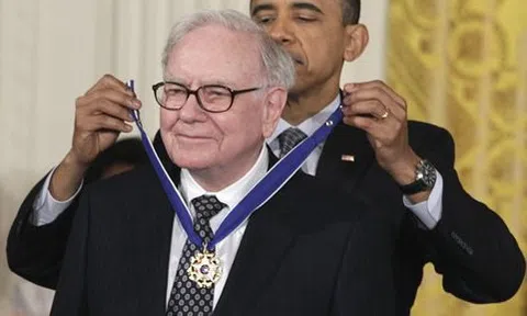 MUA CỔ PHIẾU TỪ NĂM 11 TUỔI VÀ NHỮNG CHUYỆN CHƯA KỂ VỀ TỶ PHÚ WARREN BUFFETT