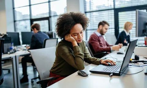 Chỉ ngủ 6 tiếng/ngày sẽ tàn phá não bộ, hủy hoại sự nghiệp của bạn kinh khủng như thế này: Thay đổi hoặc là chết!