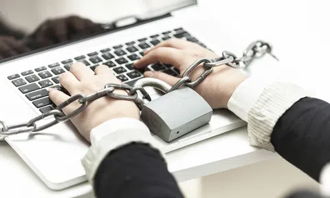 Còn trẻ tuổi đừng dại gì mà tham công tiếc việc