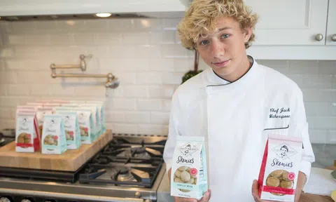 2 tuổi mắc ung thư bạch cầu và liên tục tái phát trong 11 năm, cậu bé này vẫn làm nên điều thần kỳ và trở thành doanh nhân trẻ ở tuổi 19