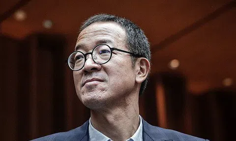 Khởi nghiệp từ hai bàn tay trắng, đây là cách tỷ phú "con nhà nghèo" này tận dụng từng mảnh vụn xung quanh để làm giàu