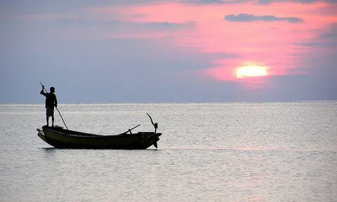 Biển cả có lúc bão bùng, cuộc đời cũng có lúc lên xuống: Ghi nhớ 3 câu này làm kim chỉ nam, bạn sẽ vững tay lèo lái con thuyền cuộc đời