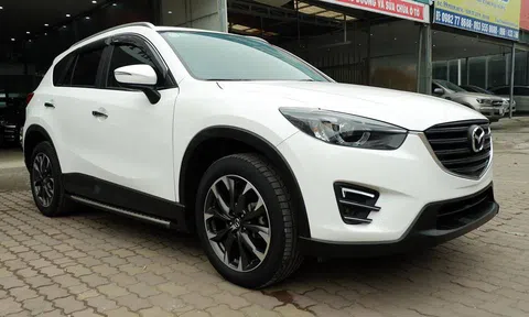 Bán rẻ trăm triệu cắt lỗ, khách chê đắt: Dân buôn ô tô cũ khóc ròng