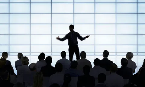 Đã làm sales thì đừng hỏi "Tháng này doanh số có tăng không?" mà phải hỏi "Doanh số tháng này tăng bao nhiêu?"