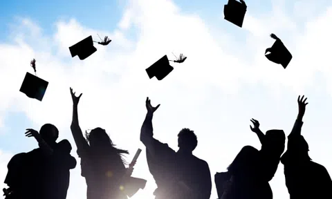 Vì sao học sinh xuất sắc hiếm khi thành công ngoài trường đời, trong khi triệu phú lại chỉ có điểm số trung bình?