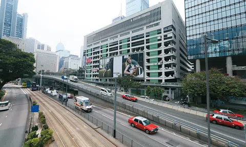 Ông trùm nhà đất trở thành người giàu nhất Hong Kong vào ngày nghỉ hưu