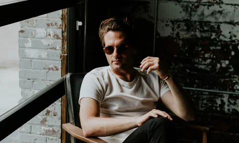 Đàn ông sống tối giản cực hấp dẫn trong mắt nữ giới: Dùng tiền ĐÚNG là tiêu sài vào sở thích, trải nghiệm, không phải để mua đồ, 'làm màu'...