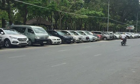 Vì sao các quận TP.HCM than thu phí đỗ xe không đủ tiền hoạt động?