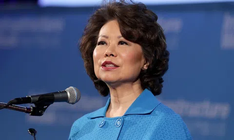 'Làm quan' ở Washington nhưng giúp gia đình kinh doanh ở Trung Quốc: Vị thế nhạy cảm của Bộ trưởng Giao thông Mỹ