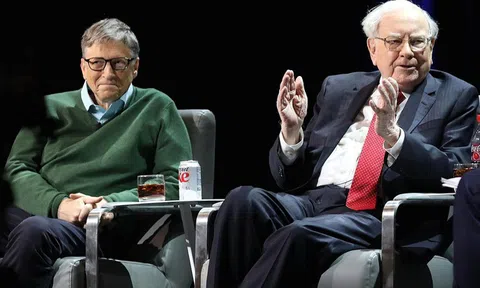 Bill Gates tiết lộ lý do Warren Buffett là nguồn hỗ trợ vô giá trong lúc sự nghiệp của ông ở thời kì khủng hoảng