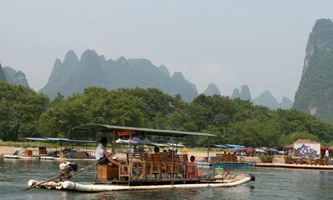 Hướng dẫn viên chèo kéo, ép du khách mua hàng tiêu tốn 70 triệu