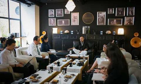 Khi được đề nghị thực chứng năng lực siêu nhiên sau tuyên bố "Qua có thể gọi mưa, gọi gió, gọi sét đủ hết", đây là phản ứng của ông Đặng Lê Nguyên Vũ
