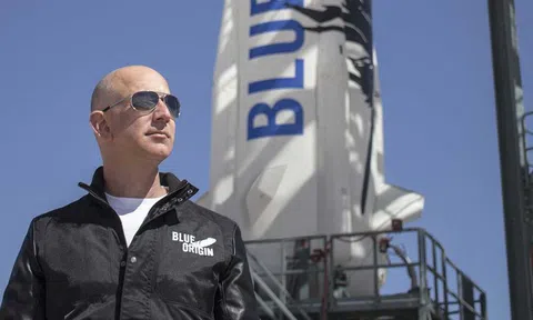 Hai từ bí mật hoàn toàn trái ngược nhau lý giải sự thành công của Jeff Bezos