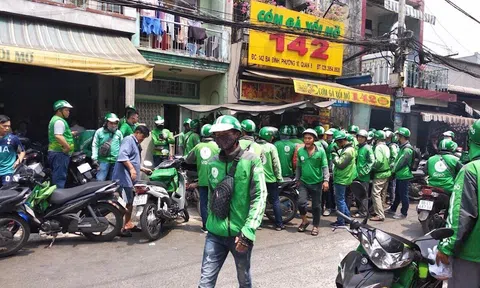 Hàng quán thời 4.0: Không mặt tiền, không nhân viên, không shipper vẫn 'phất' lên