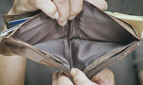 Đời người có 5 cái SAI ngu ngốc nhất về tiền bạc, đặc biệt là sai lầm khi còn trẻ: Sửa đổi ngay vì chúng “kìm hãm” bước chân làm giàu của bạn