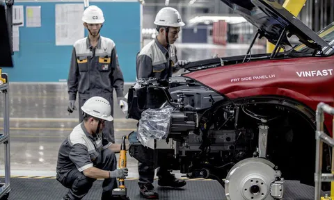 Công ty sản xuất nhựa phụ trợ cho VinFast bất ngờ giảm nửa vốn điều lệ