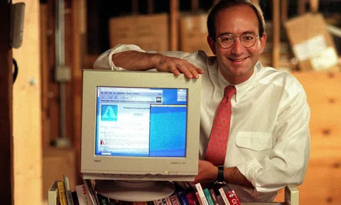 Từ một công ty "xác chết" đến gã khổng lồ TMĐT 950 tỷ USD vừa tròn 25 tuổi: 3 bí mật dẫn đến thành công của tỷ phú sáng lập Amazon