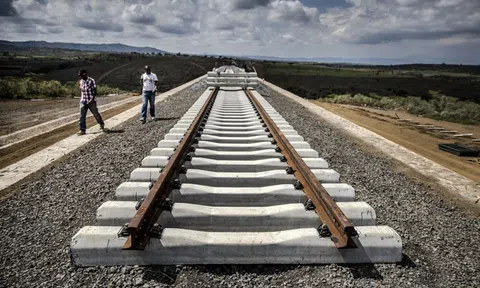 Thảm cảnh đường sắt Trung Quốc xây ở Kenya: Lơ lửng giữa "hư không”