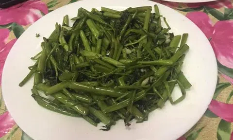 Rau muống đắt không tưởng, 300 ngàn 1 đĩa ăn dè đỡ thèm