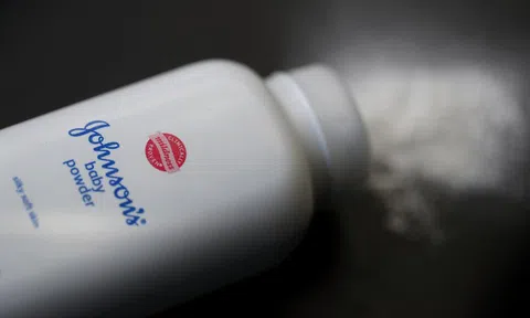 Johnson & Johnson: Từ thương hiệu trăm năm, ông tổ của băng gạc vô trùng đến bê bối phấn rôm chứa chất gây ung thư rúng động thế giới