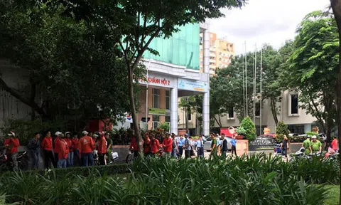 Hết thời kỳ “trăng mật”, Go-Viet điều chỉnh chính sách thưởng khó khăn hơn, tài xế đồng loạt kéo đến trụ sở công ty biểu tình