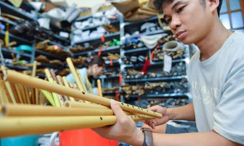 Chàng trai 8X thu tiền tỷ mỗi tháng từ bán sáo trúc