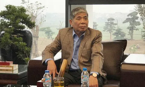 "Đại gia điếu cày" cầm điếu cày đi cả nước xây khách sạn