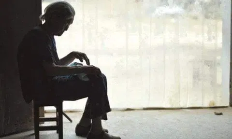 Lá thư tuyệt mệnh chua xót của mẹ già 80 tuổi: "Tôi hối hận vì đẻ 4 đứa con trai"