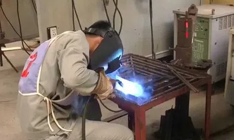 "Không vào đại học, con trai tôi chọn học nghề để ra trường lương 30 triệu/tháng"