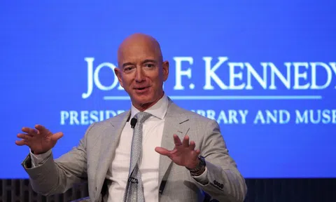 Dành cả cuộc đời để thực hiện ước mơ đưa con người du lịch vòng quanh vũ trụ, Jeff Bezos không ngần ngại chi hàng tỷ đô la vào việc nghiên cứu