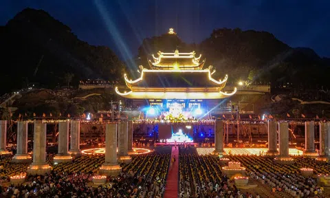 Chùa, du lịch tâm linh dưới góc nhìn kinh doanh