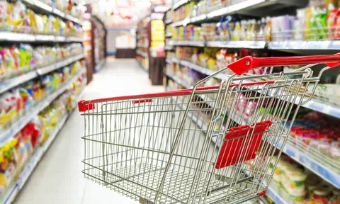 Những chiêu thức siêu thị đang sử dụng để "móc túi" bạn nhiều hơn: Vì sao nhu yếu phẩm thì ở xa, còn socola đặt cạnh quầy thanh toán?