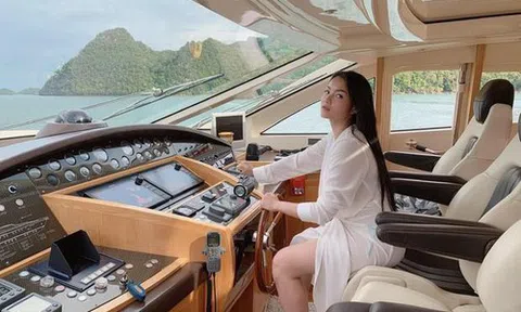 Gia đình 'trâm anh thế phiệt' của Thủy 'Top'