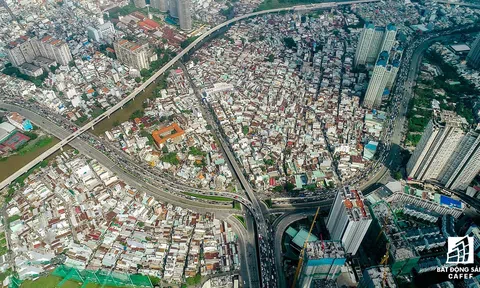 Photo Essay: Những cửa ngõ ra vào trung tâm Sài Gòn đang bị 'bóp nghẹt' như thế nào?