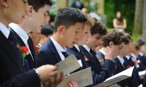 Ngày càng nhiều con nhà giàu châu Á du học Mỹ từ khi rất bé