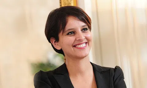 Bộ trưởng giáo dục Pháp: Từ cô bé chăn cừu, điều gì đã tạo nên một chính trị gia quyền lực?