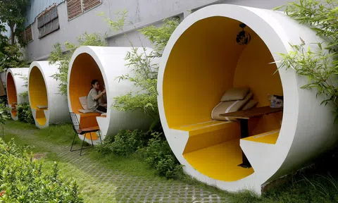 Quán cà phê ở Sài Gòn cho khách "chui" vào ống cống