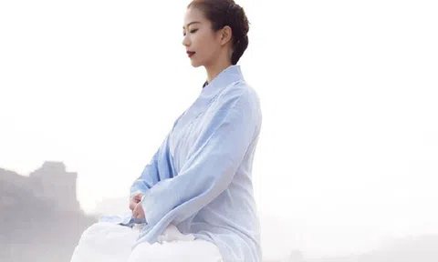 Im lặng là vàng, khoan dung là bạc, giúp người là đức hạnh, thất bại là phúc phần: Thay đổi tư duy, thay đổi cuộc đời!