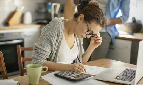 4 thói quen phân biệt những người giàu có với những người chỉ đủ sống