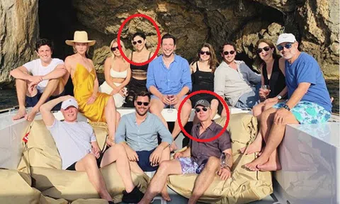 Mất trắng 3,4 tỷ USD trong 1 ngày, tỷ phú Amazon vẫn vui vẻ bên người tình dự tiệc tùng, nhìn trang phục của "kẻ thứ 3" mới đáng chú ý