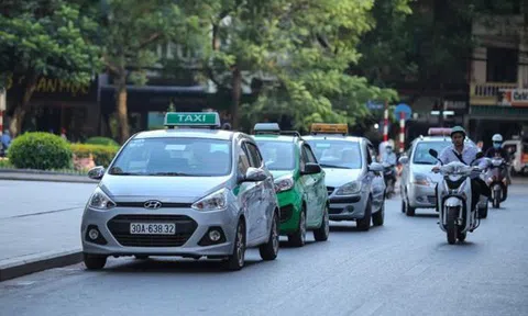Taxi truyền thống muốn thanh lý hợp đồng với toàn bộ tài xế, chuyển đổi thành xe hợp đồng điện tử như Grab để hưởng ưu đãi