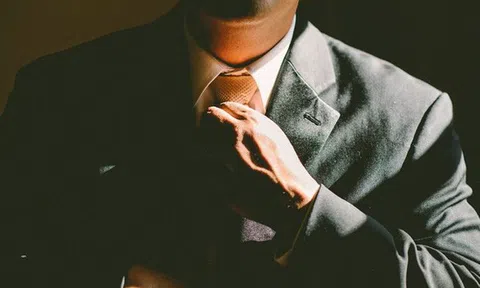 Triệu phú thuê người quyến rũ vợ tương lai của mình, mức giá lên đến 400 triệu đồng nếu phi vụ thành công