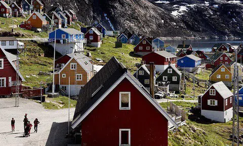 Tỏ ý muốn mua đảo lớn nhất thế giới, ông Trump bị tạt hàng loạt "gáo nước lạnh"