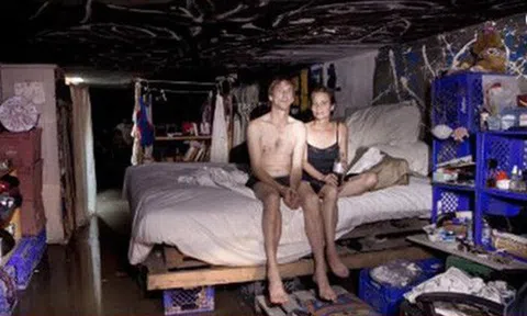 Góc khuất sau Las Vegas hào nhoáng: Cuộc sống chui rúc của “cư dân chuột chũi” trong đường hầm bẩn thỉu, nhặt thức ăn thừa từ thùng rác