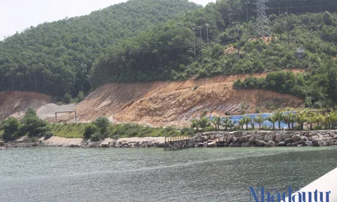 Cận cảnh các hoạt động 'đào núi, lấp biển' xây dựng khu đô thị rộng 178 ha ở Vân Đồn