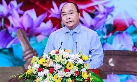 Thủ tướng: Học tập và làm theo Bác giúp ngăn chặn suy thoái cán bộ